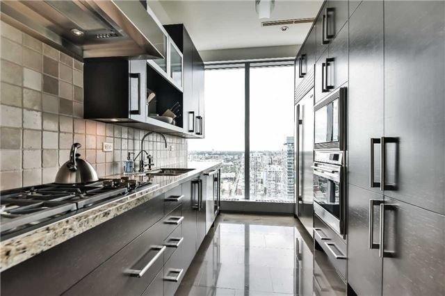 4102 - 183 Wellington St W, Condo with 2 bedrooms, 2 bathrooms and 1 parking in Toronto ON | Image 8