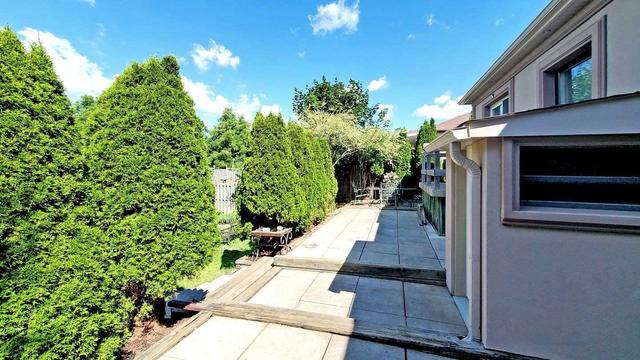 27 Waltham Dr, House detached with 3 bedrooms, 2 bathrooms and 5 parking in Toronto ON | Image 26