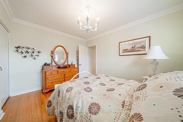 12 Doreen Crt, House detached with 3 bedrooms, 1 bathrooms and 3 parking in Hamilton ON | Image 8