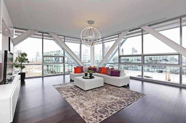 Ph1404 - 29 Queens Quay E, Condo with 4 bedrooms, 4 bathrooms and 2 parking in Toronto ON | Image 11