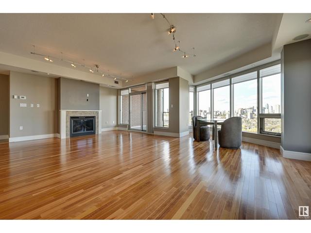 602 - 10035 Saskatchewan Dr Nw, Condo with 2 bedrooms, 2 bathrooms and 2 parking in Edmonton AB | Image 9