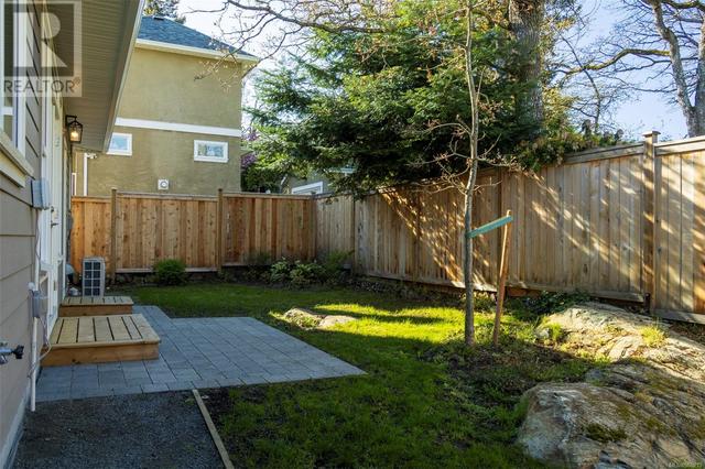 1346 Kings Rd, House detached with 3 bedrooms, 3 bathrooms and 1 parking in Victoria BC | Image 30
