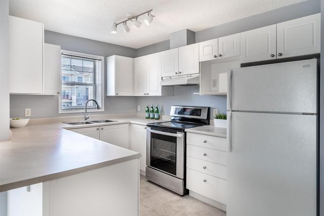 313 - 9 Country Village Bay Ne, Condo with 2 bedrooms, 2 bathrooms and 1 parking in Calgary AB | Image 9