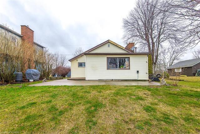11249 Harbourview Road, House detached with 2 bedrooms, 1 bathrooms and null parking in Wainfleet ON | Image 2