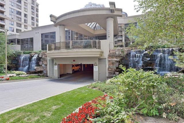 Gph 33 - 3888 Duke Of York Blvd, Condo with 3 bedrooms, 3 bathrooms and 3 parking in Mississauga ON | Image 3