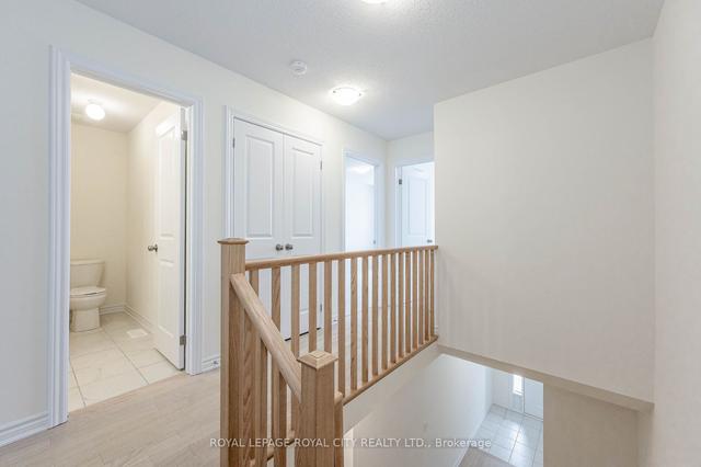 21 Jell St, House attached with 3 bedrooms, 3 bathrooms and 3 parking in Guelph ON | Image 3