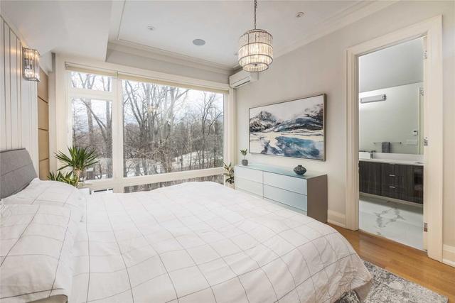 333 Sheldrake Blvd, House detached with 4 bedrooms, 5 bathrooms and 3 parking in Toronto ON | Image 9