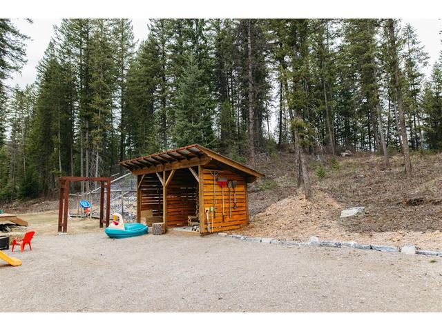 2340 Hedges Road, House detached with 3 bedrooms, 3 bathrooms and null parking in Columbia Shuswap A BC | Image 5