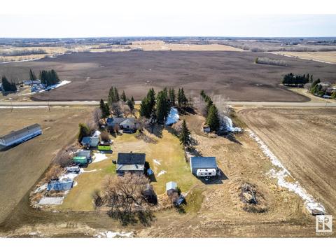 52025 Rge Rd 12, House detached with 3 bedrooms, 2 bathrooms and null parking in Parkland County AB | Card Image