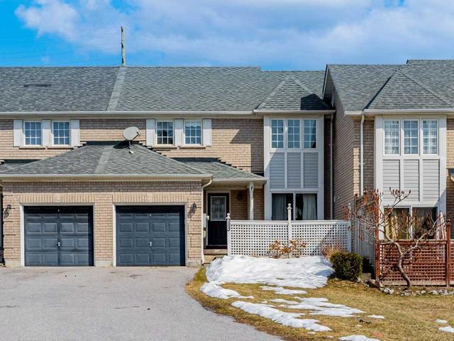 2393 Clearside Crt, House attached with 3 bedrooms, 2 bathrooms and 5 parking in Pickering ON | Image 1