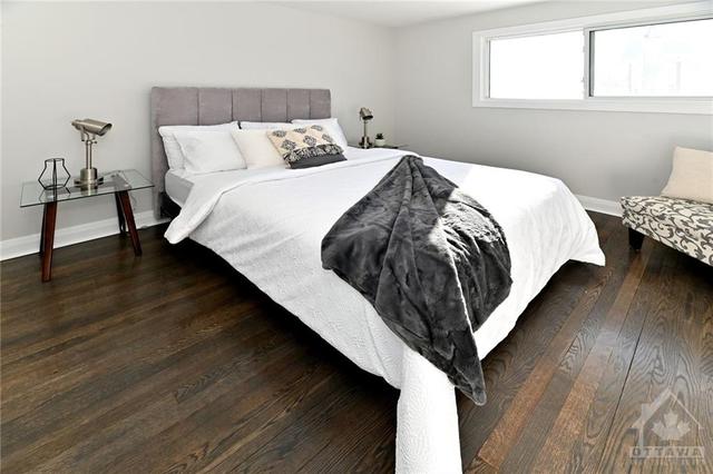 2675 Marie Street, Home with 3 bedrooms, 2 bathrooms and 3 parking in Ottawa ON | Image 21