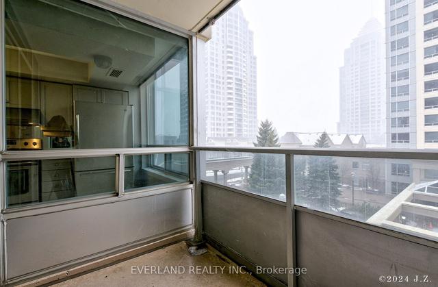 412 - 8 Rean Dr, Condo with 2 bedrooms, 2 bathrooms and 1 parking in Toronto ON | Image 14