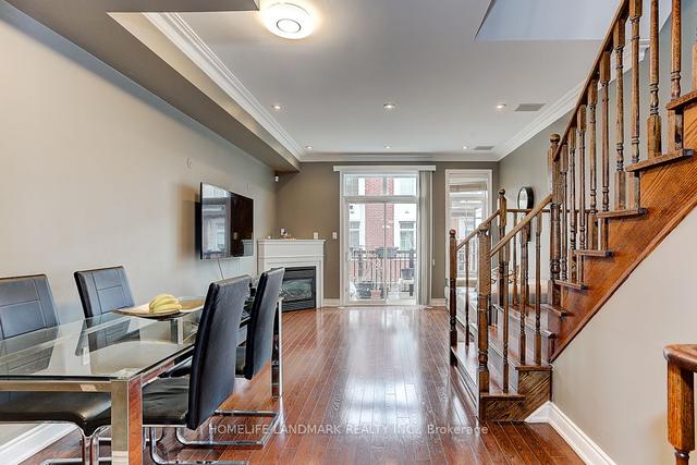 95b Finch Ave W, House attached with 3 bedrooms, 3 bathrooms and 2 parking in Toronto ON | Image 32