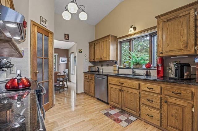 3 Cougar Court, House detached with 5 bedrooms, 3 bathrooms and 4 parking in Canmore AB | Image 9