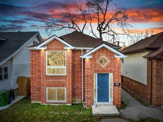 715 Randolph Ave, House detached with 3 bedrooms, 2 bathrooms and 4 parking in Windsor ON | Image 1