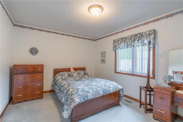 102 Huron Street E, House detached with 2 bedrooms, 2 bathrooms and 5 parking in South Huron ON | Image 8