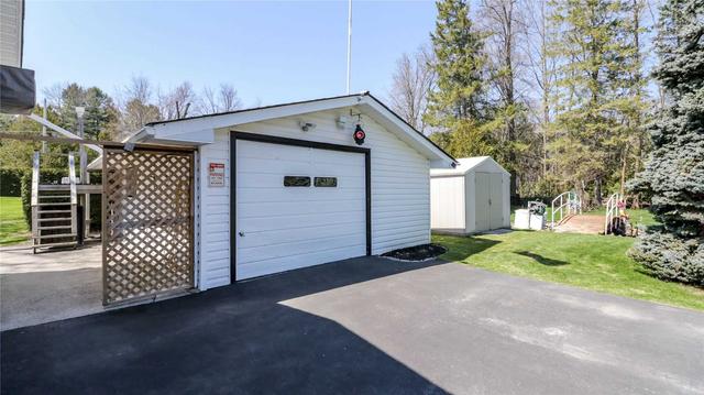 320 Lakeshore Rd E, House detached with 3 bedrooms, 2 bathrooms and 5 parking in Oro Medonte ON | Image 4