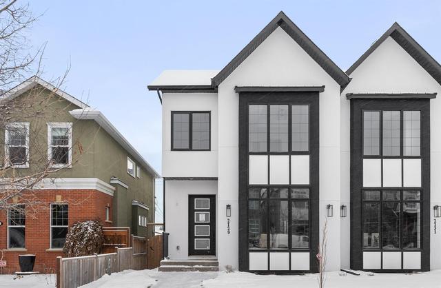 2129 32 Avenue Sw, Home with 4 bedrooms, 3 bathrooms and 2 parking in Calgary AB | Image 8