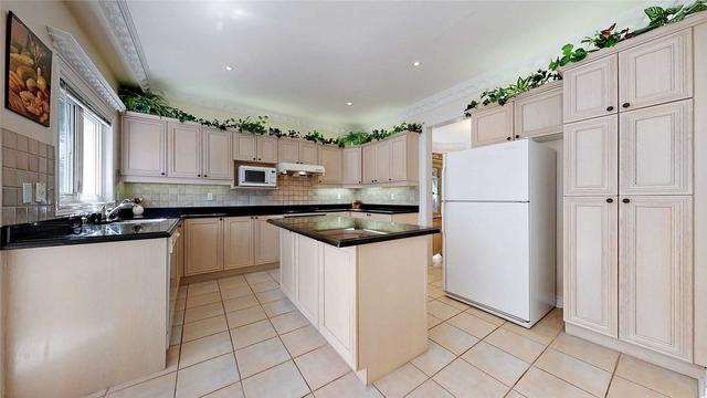 255 Boake Tr, House detached with 5 bedrooms, 4 bathrooms and 5 parking in Richmond Hill ON | Image 9