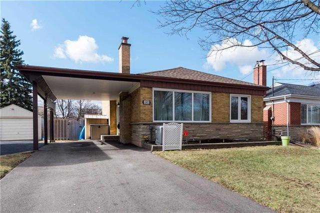 1002 Brucedale Ave E, House detached with 2 bedrooms, 2 bathrooms and 2 parking in Hamilton ON | Image 1