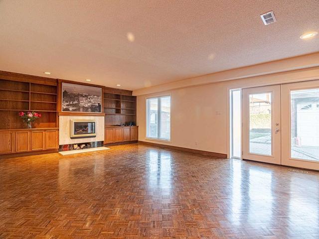 185 Cornelius Pkwy, House detached with 3 bedrooms, 4 bathrooms and 8 parking in Toronto ON | Image 7