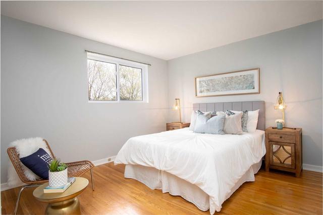 7 Marlebon Rd, House detached with 4 bedrooms, 2 bathrooms and 4 parking in Toronto ON | Image 3