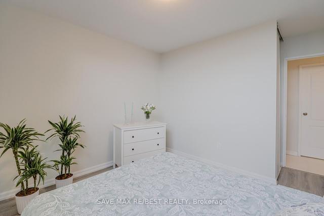 2707 - 380 Dixon Rd, Condo with 3 bedrooms, 2 bathrooms and 1 parking in Toronto ON | Image 10