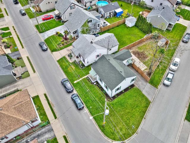 27 St. George St, House detached with 3 bedrooms, 1 bathrooms and 2 parking in St. Catharines ON | Image 12