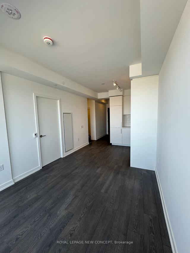 n1002 - 7 Golden Lion Hts, Condo with 1 bedrooms, 1 bathrooms and 0 parking in Toronto ON | Image 2