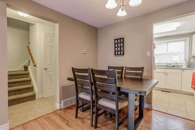 87 - 151 Gateshead Cres, Townhouse with 3 bedrooms, 2 bathrooms and 1 parking in Hamilton ON | Image 3