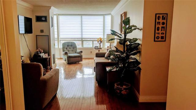 908 - 110 Promenade Circ, Condo with 2 bedrooms, 2 bathrooms and 1 parking in Vaughan ON | Image 1
