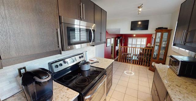 2261 Buttonbush Cres, House semidetached with 3 bedrooms, 2 bathrooms and 3 parking in Mississauga ON | Image 13