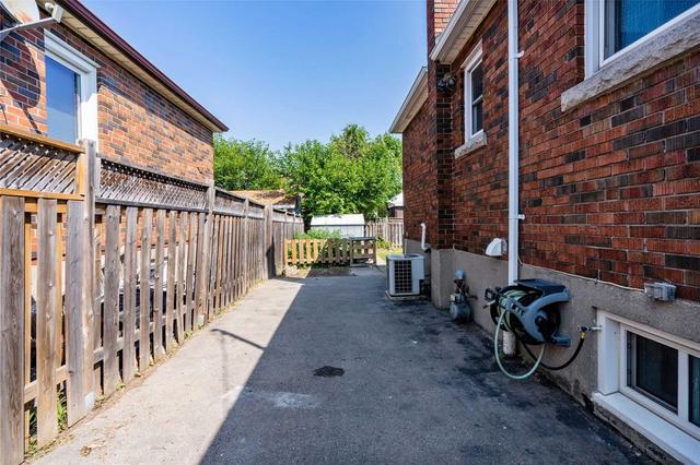 175 East 32nd St, House detached with 2 bedrooms, 2 bathrooms and 2 parking in Hamilton ON | Image 31