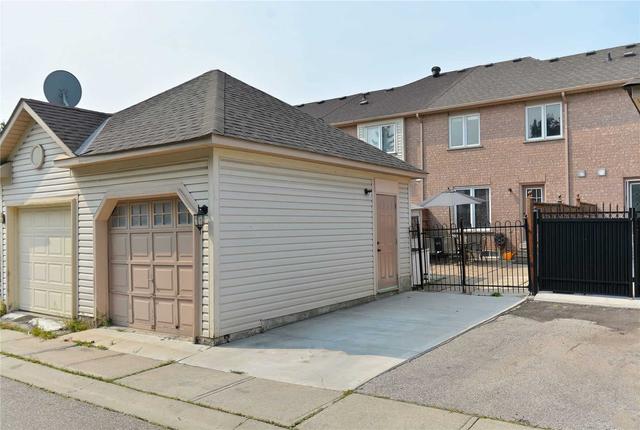 195 America Ave, House attached with 3 bedrooms, 3 bathrooms and 2 parking in Vaughan ON | Image 8
