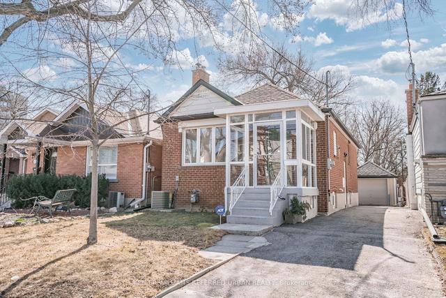 261 John St, House detached with 2 bedrooms, 2 bathrooms and 3 parking in Toronto ON | Image 1