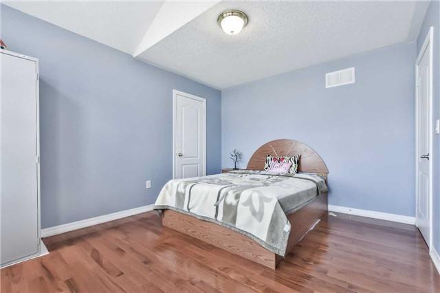 7 Linstock Dr, House detached with 4 bedrooms, 4 bathrooms and 7 parking in Brampton ON | Image 16