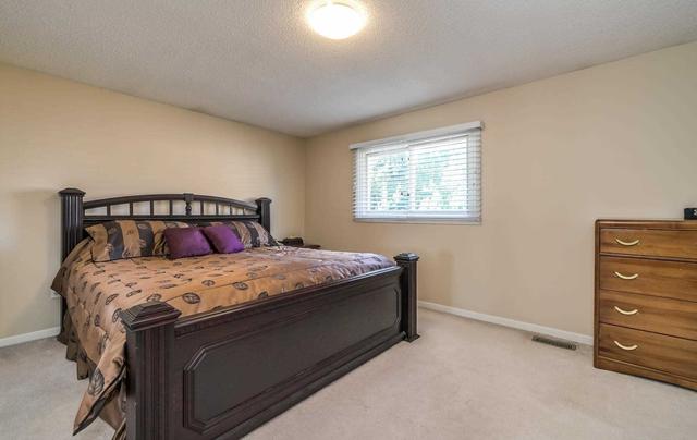 78 Daniels Cres, House detached with 3 bedrooms, 4 bathrooms and 5 parking in Ajax ON | Image 4