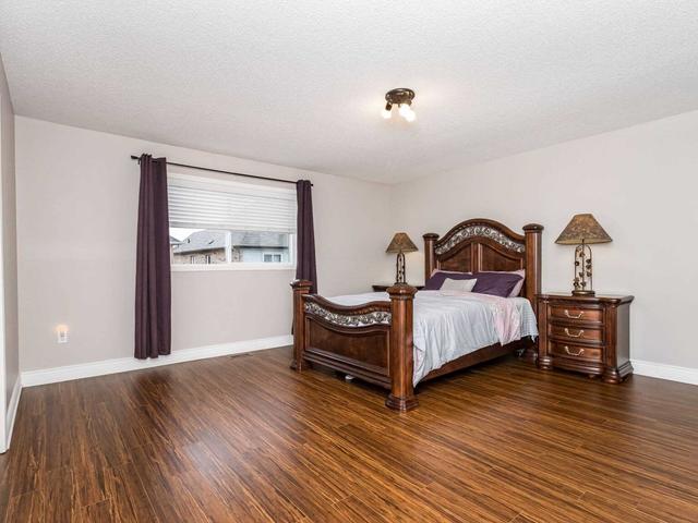 383 Hobbs Cres, House attached with 3 bedrooms, 3 bathrooms and 2 parking in Milton ON | Image 30