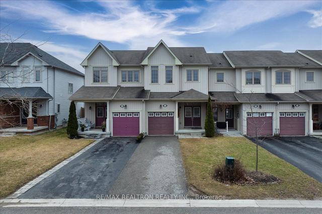 101 Pearcey Cres, House attached with 3 bedrooms, 3 bathrooms and 3 parking in Barrie ON | Image 1