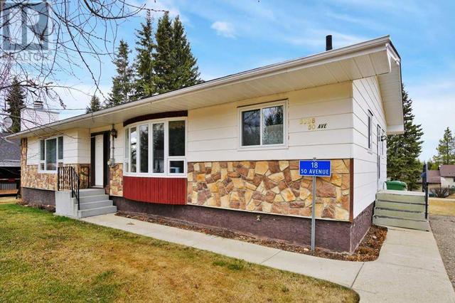 18 50 Avenue, House detached with 3 bedrooms, 1 bathrooms and 2 parking in Ponoka County AB | Image 3