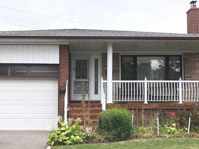 86 Iangrove Terr, House detached with 3 bedrooms, 3 bathrooms and 4 parking in Toronto ON | Image 2