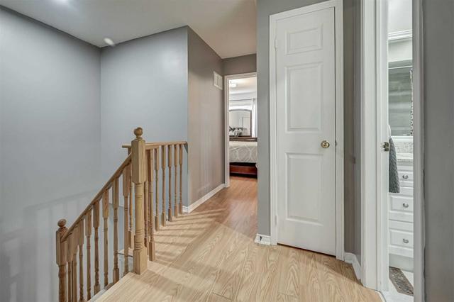 25 Kenwood Dr, Townhouse with 3 bedrooms, 3 bathrooms and 2 parking in Brampton ON | Image 8