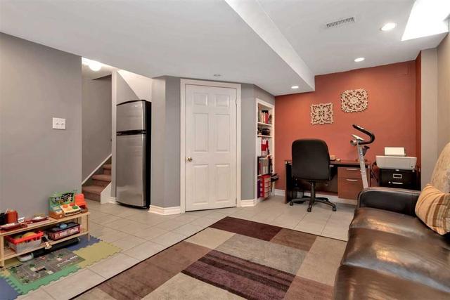 15 Richwood St, House detached with 3 bedrooms, 4 bathrooms and 4 parking in Toronto ON | Image 22