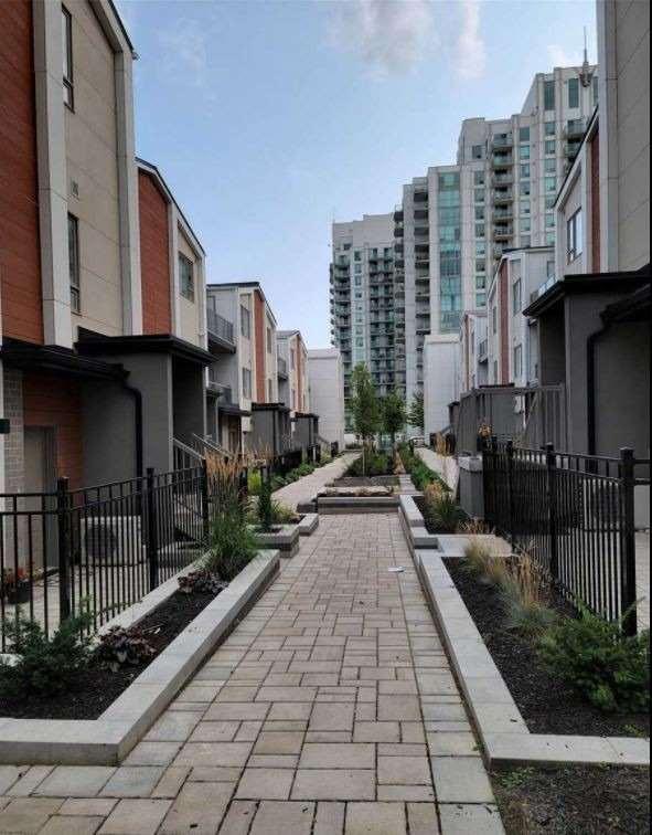 07 - 40 Orchid Pl, Townhouse with 2 bedrooms, 2 bathrooms and 1 parking in Toronto ON | Image 11