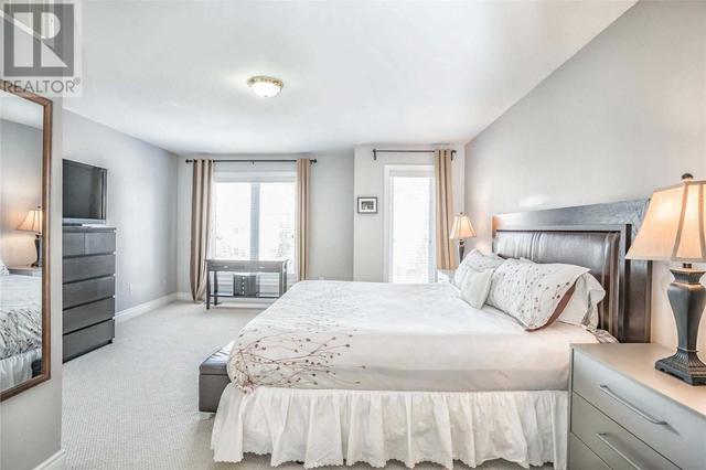 957 The Queensway Way, House attached with 4 bedrooms, 3 bathrooms and 2 parking in Toronto ON | Image 24