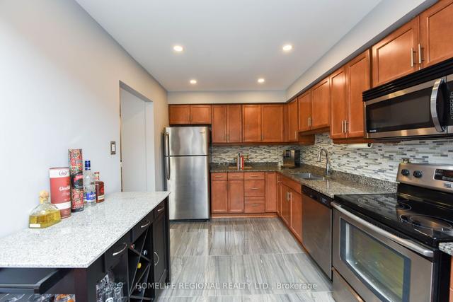 27 - 750 Burnhamthorpe Rd E, Townhouse with 3 bedrooms, 2 bathrooms and 2 parking in Mississauga ON | Image 5