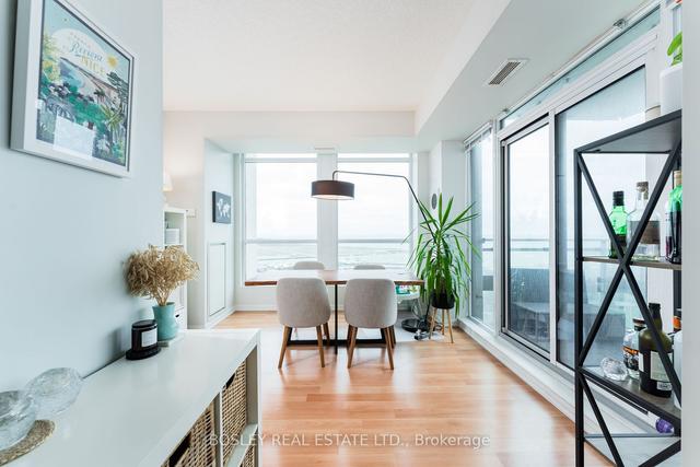 1914 - 628 Fleet St, Condo with 2 bedrooms, 2 bathrooms and 1 parking in Toronto ON | Image 3