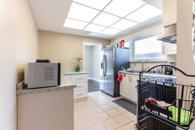 3790 Woodruff Cres, House detached with 3 bedrooms, 2 bathrooms and 5 parking in Mississauga ON | Image 7