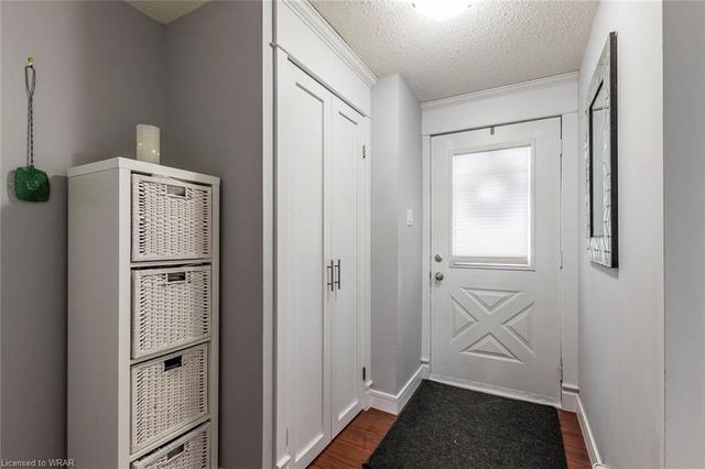 35 - 700 Erinbrook Drive, House attached with 2 bedrooms, 1 bathrooms and 1 parking in Kitchener ON | Image 3