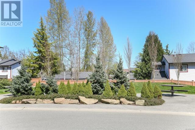 12 - 2109 13th St, House attached with 3 bedrooms, 3 bathrooms and null parking in Courtenay BC | Image 20